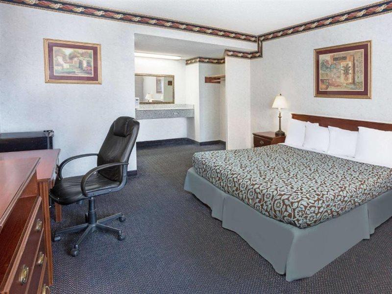 Sunset Inn كوستا ميسا، أورانج، كاليفورنيا المظهر الخارجي الصورة